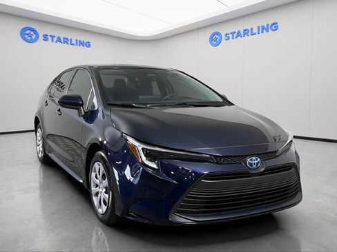 Used 2025 Toyota Corolla LE FWD image 15