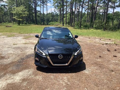 Used 2022 Nissan Altima 2.5 SR image 2