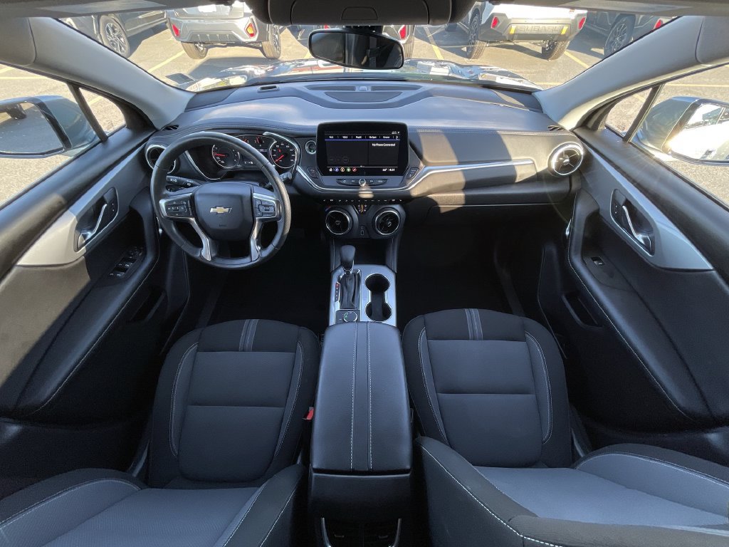 Used 2025 Chevrolet Blazer LT FWD image 26