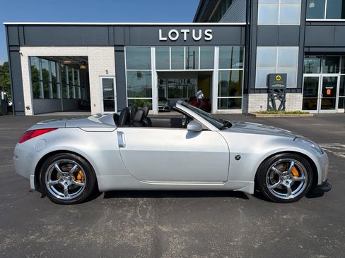Used 2006 Nissan 350Z Grand Touring RWD image 12