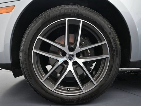 Used 2026 Porsche Macan AWD/4WD image 29
