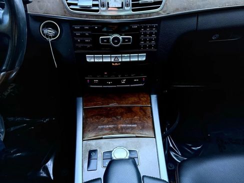 Used 2014 Mercedes-Benz E 350 4MATIC Sedan image 21