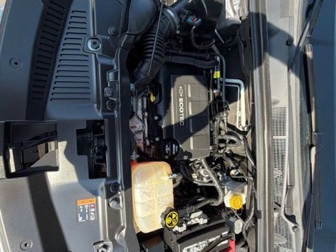 Used 2020 Chevrolet Trax LT FWD image 7