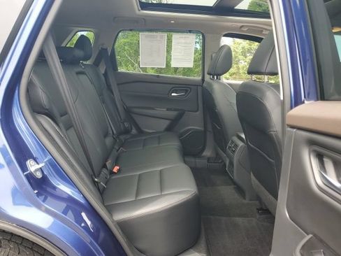 Used 2022 Nissan Rogue SL w/ SL Premium Package AWD/4WD image 14