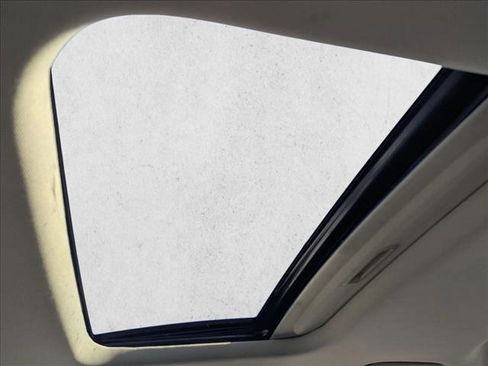 Used 2017 Ford Fusion Titanium image 16