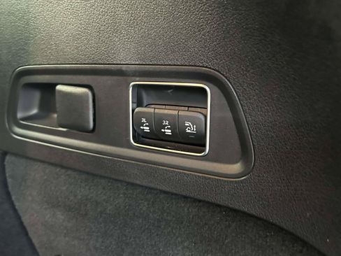 Certified 2025 Mercedes-Benz GLS 450 4MATIC image 12