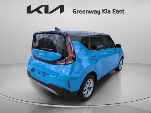 Certified 2025 Kia Soul S FWD image 6