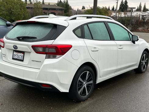 Used 2022 Subaru Impreza Premium image 2
