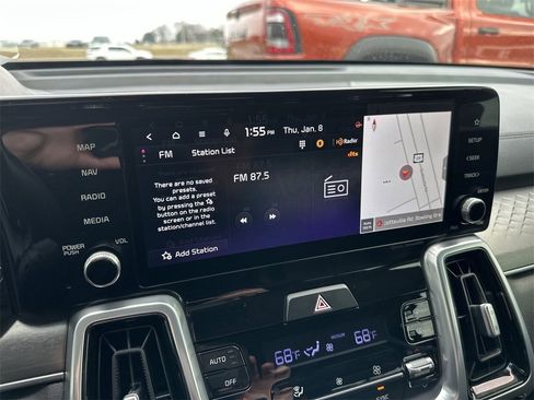 Used 2022 Kia Sorento SX image 16