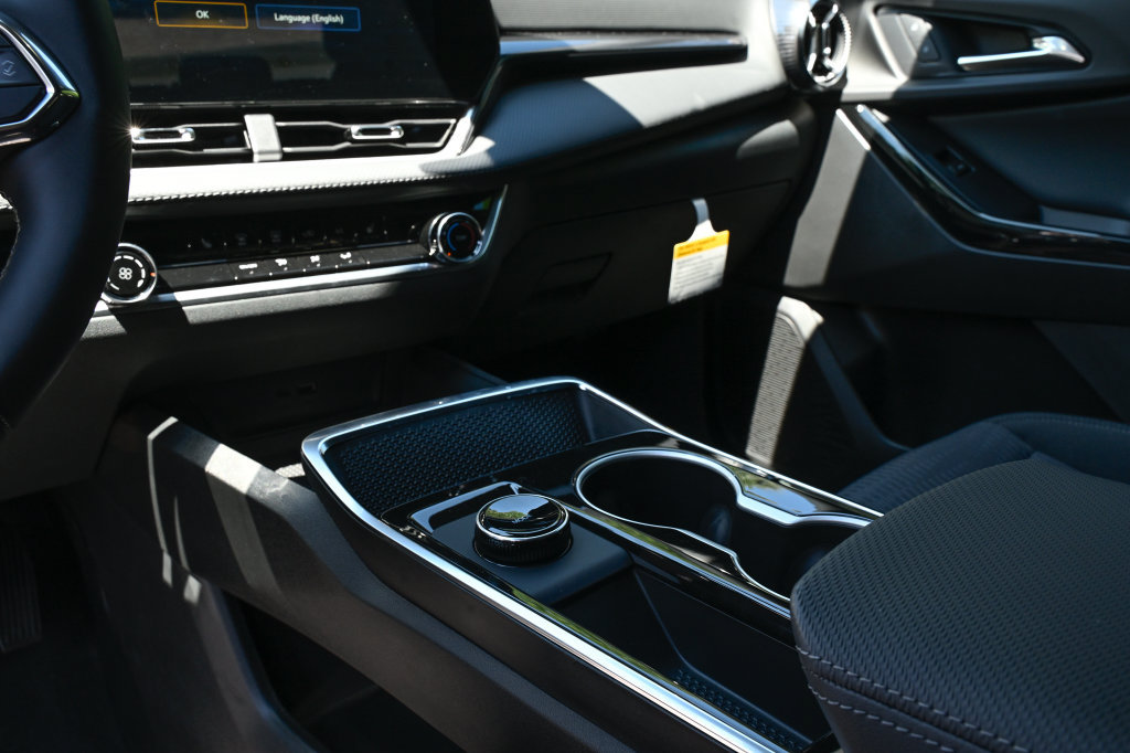 New 2026 Chevrolet Equinox LT AWD/4WD image 24
