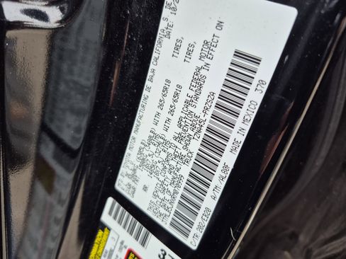 Used 2024 Toyota Tacoma Limited w/ Limited Package (LT) AWD/4WD image 25