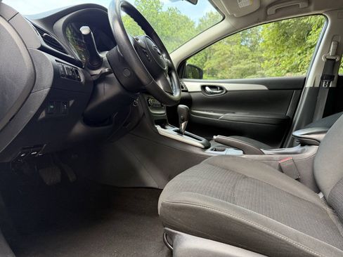 Used 2019 Nissan Sentra S FWD image 32