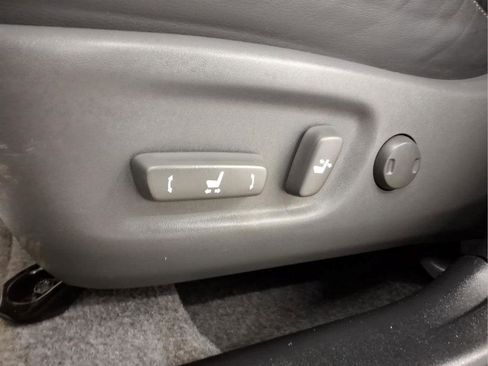 Used 2015 Toyota Prius Four FWD image 10