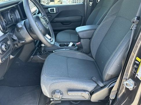 Used 2025 Jeep Wrangler Unlimited Sahara w/ Safety Group AWD/4WD image 10