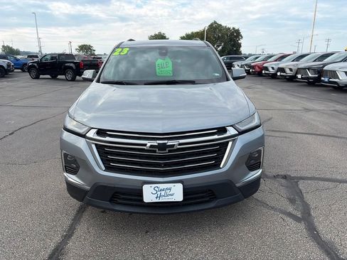 Used 2023 Chevrolet Traverse LT w/ LT Premium Package AWD/4WD image 2