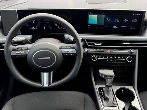 New 2025 Hyundai Sonata SE FWD image 17