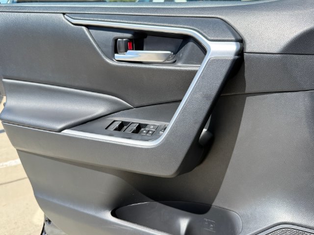 Used 2024 Toyota RAV4 XLE FWD image 23