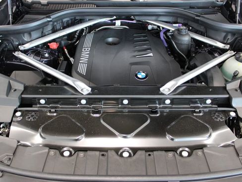 Used 2026 BMW X5 xDrive40i w/ Executive Package image 9