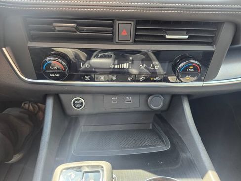 Used 2023 Nissan Rogue SV AWD/4WD image 20