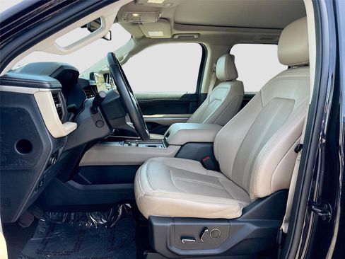 Used 2024 Ford Expedition Limited image 26