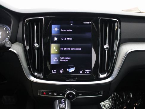 Used 2022 Volvo V60 T5 Cross Country w/ Climate Package image 39