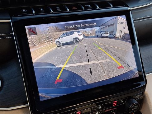 Certified 2023 Jeep Grand Cherokee Limited image 20