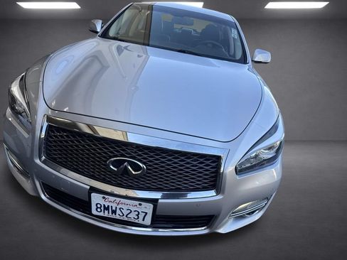 Used 2019 INFINITI Q70 Luxe AWD/4WD image 6