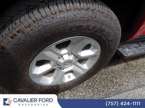 Used 2019 Toyota 4Runner SR5 AWD/4WD image 11