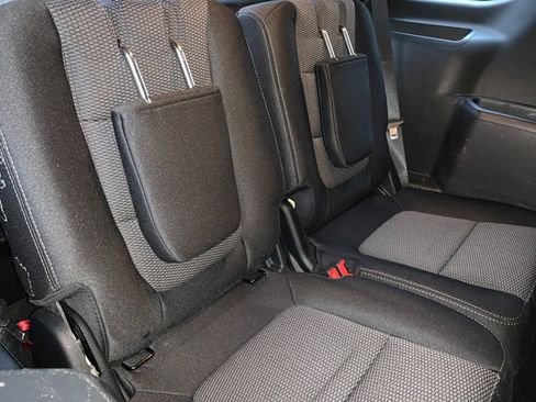 Used 2018 Ford Explorer XLT image 18