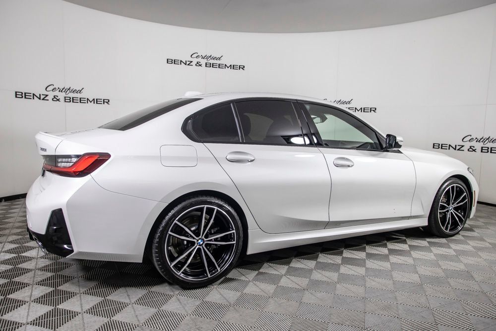 Used 2023 BMW 330i Sedan w/ M Sport Package RWD image 4