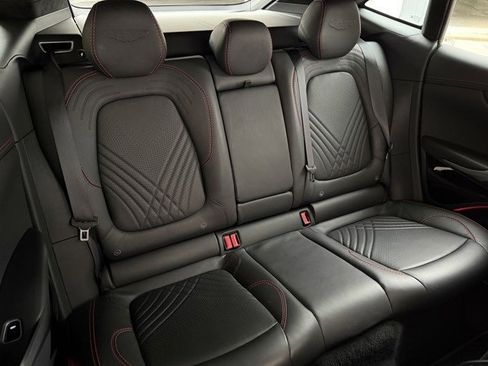 Used 2023 Aston Martin DBX image 19