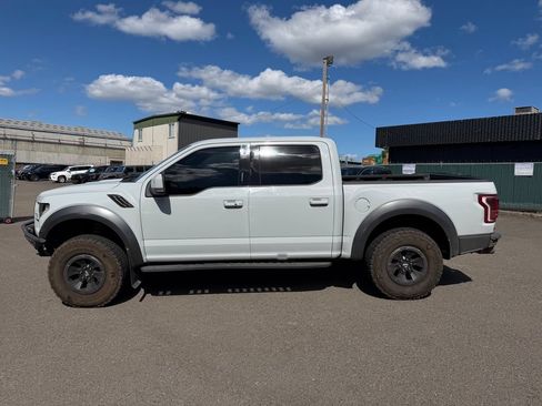 Used 2017 Ford F150 Raptor w/ Equipment Group 802A Luxury AWD/4WD image 2
