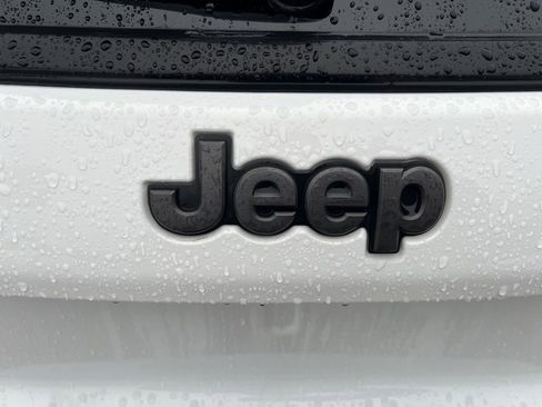 Used 2025 Jeep Compass Limited w/ High Altitude Package image 33