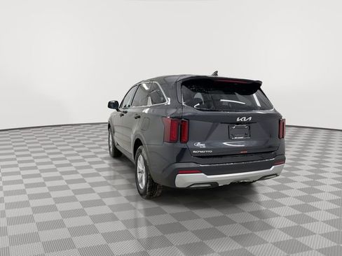 Used 2026 Kia Sorento LX image 8