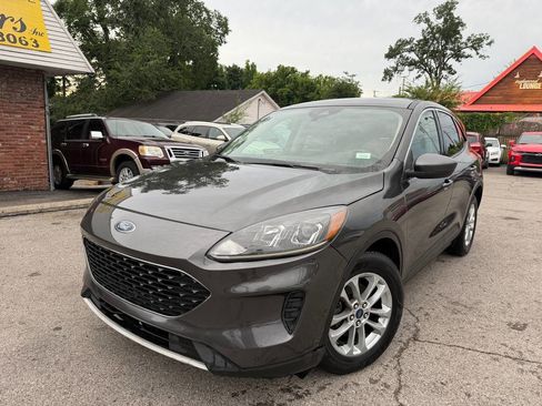 Used 2020 Ford Escape SE FWD image 2