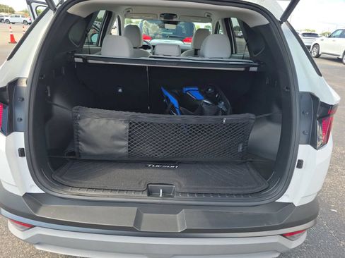 Used 2025 Hyundai Tucson SEL FWD image 11