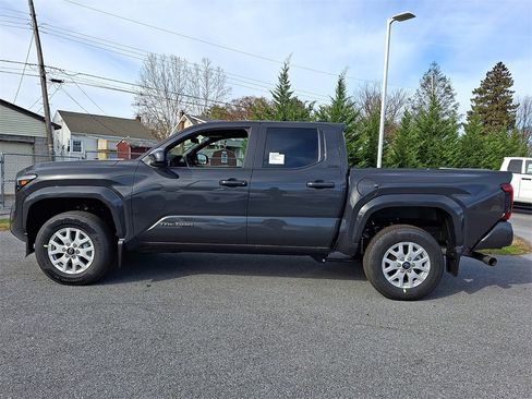 New 2025 Toyota Tacoma SR5 image 8
