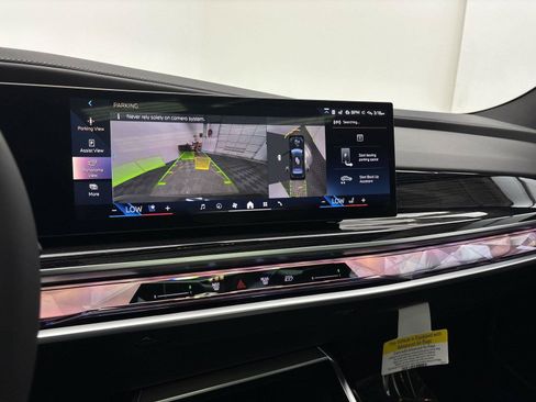 New 2026 BMW i7 xDrive60 w/ Executive Package AWD/4WD image 18