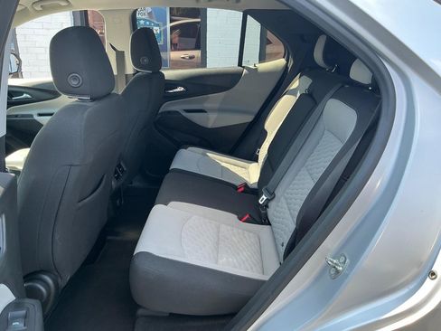 Used 2018 Chevrolet Equinox LS FWD image 15