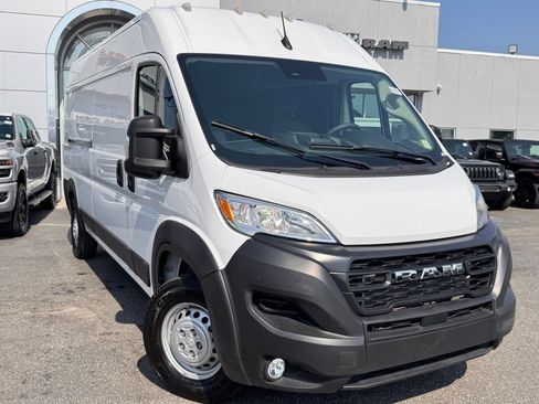 Used 2026 RAM ProMaster 2500 w/ Convenience Group FWD image 1