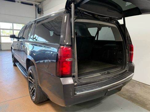 Used 2017 Chevrolet Suburban Premier AWD/4WD image 4