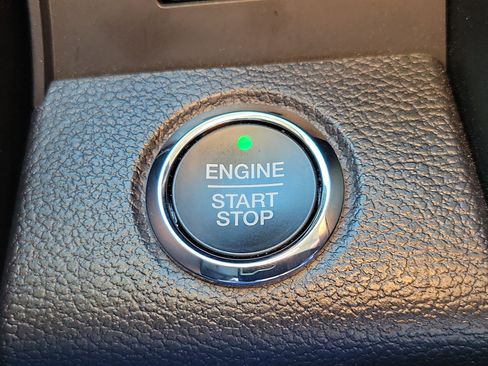 Used 2020 Ford Expedition Platinum image 32