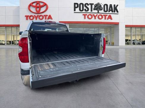Used 2018 Toyota Tundra SR5 w/ SR5 Upgrade Package image 17