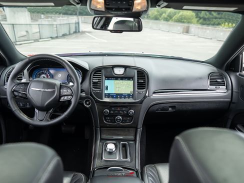 Used 2023 Chrysler 300 C RWD image 11