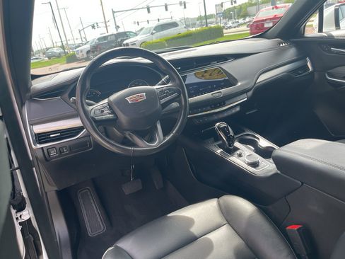Used 2023 Cadillac XT4 Premium Luxury AWD/4WD image 28