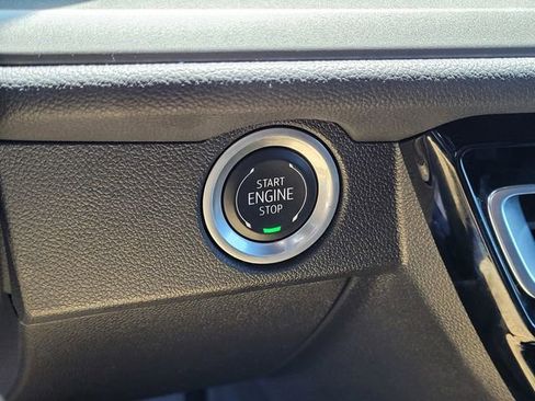 Used 2024 Chevrolet Traverse LT AWD/4WD image 19