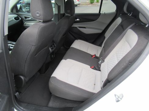 Used 2018 Chevrolet Equinox LT FWD image 30