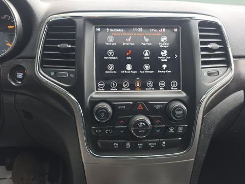 Used 2018 Jeep Grand Cherokee Altitude image 21