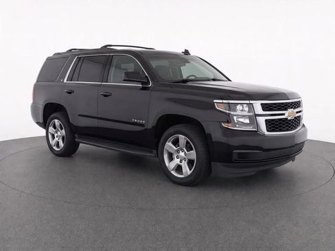 Used 2017 Chevrolet Tahoe LT w/ Luxury Package RWD image 2