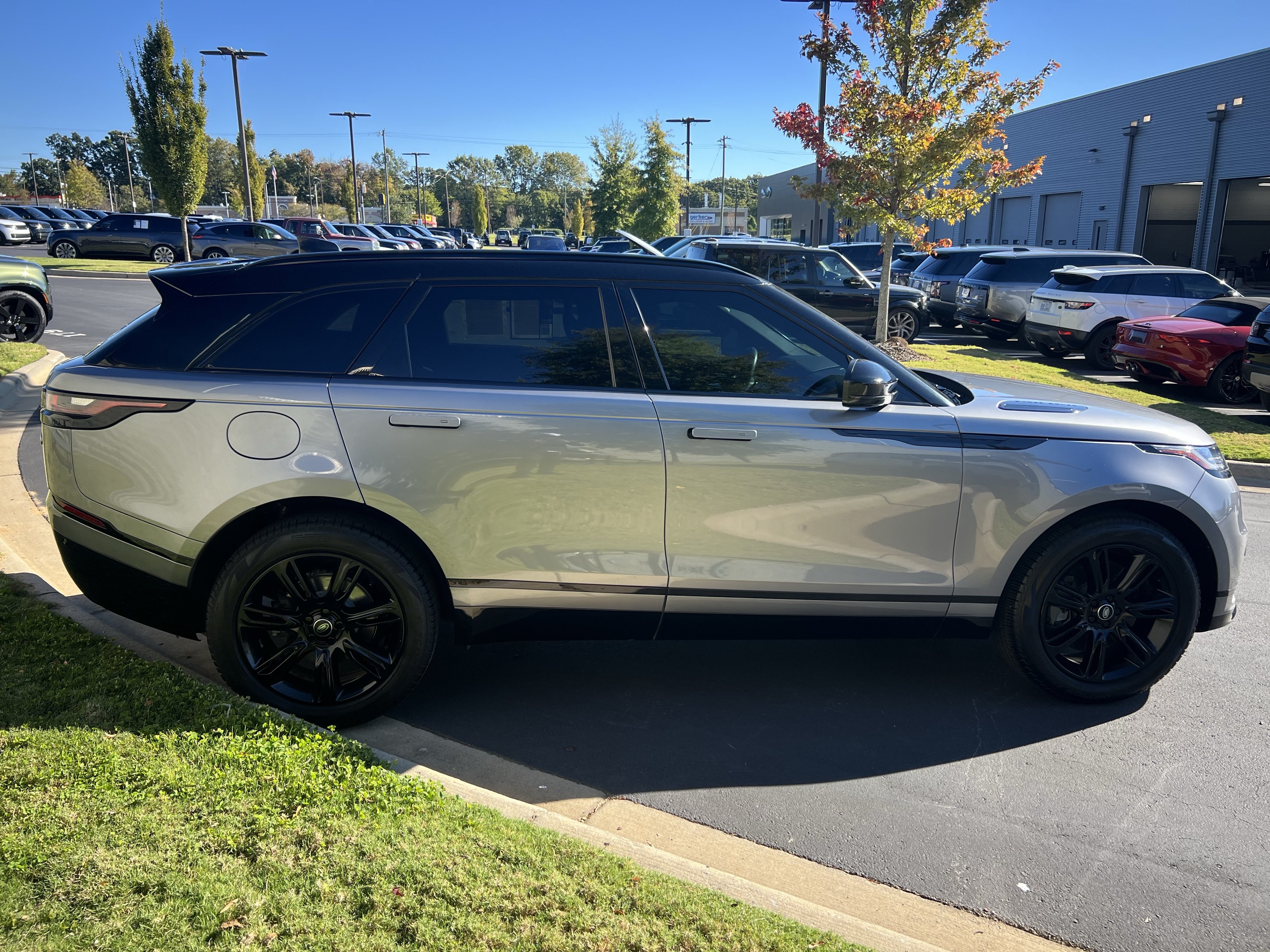 Certified 2023 Land Rover Range Rover Velar R-Dynamic S AWD/4WD image 8